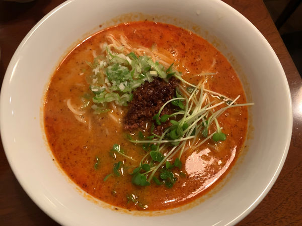 「担々麺1000円」@四川料理 楽山の写真