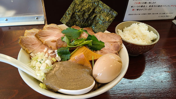 「塩アンチョビ煮干し油そば+全部入り+大盛り+ライス」@らーめん 五ノ神精肉店 煮干し編の写真