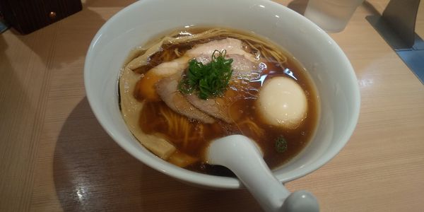 「特製醤油らぁ麺」@らぁ麺 はやし田 新宿本店の写真