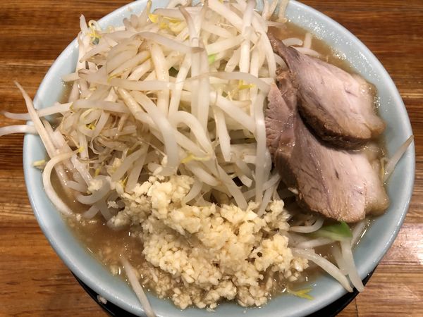「ラーメン　690円　野菜多め、ニンニク増し」@ラーメン盛太郎の写真