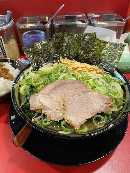 「ラーメン　ほうれん草増し」@家系ラーメン 王道 神道家の写真