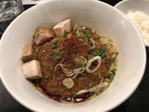 「プチライス付き麻婆まぜそばセット（1050円）」@らぁ麺 やまぐち 辣式の写真