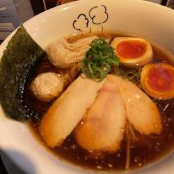 特製鶏の醤油らー麺