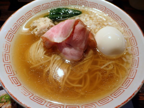 「煮干しラーメン＋味玉」@らぁめん小池の写真