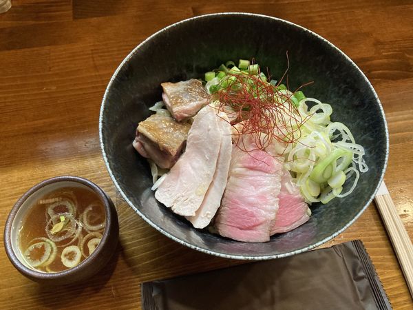 「あぶらそば＋得肉三昧」@らーめん かねかつの写真