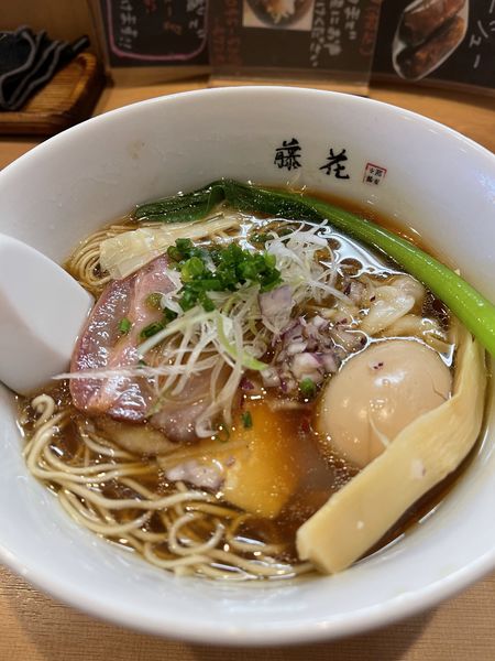 「特製醤油らー麺」@支那蕎麦屋 藤花の写真