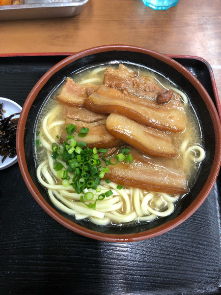 「三枚肉そば　800円」@うちなーすば ヤージ小の写真