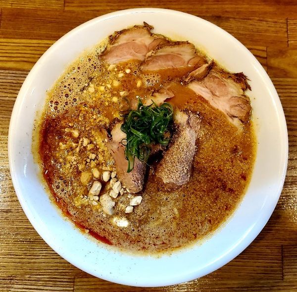 「担々麺+チャーシュートッピング」@初志貫徹の写真