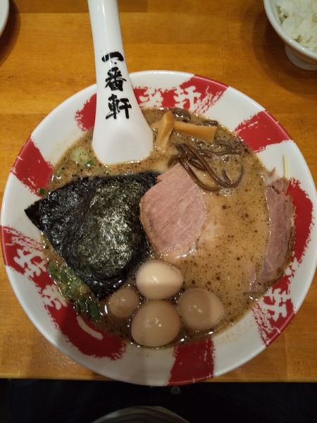 「黒豚骨ラーメン（うずら付き）」@大名古屋一番軒の写真