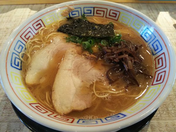 「博多系豚骨らーめん　：カタ　＋替だま　：コナオトシ」@ラーメン 仙の写真