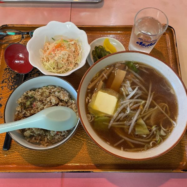 「半チャーハン」@札幌ラーメン どさん娘 府中寿町店の写真