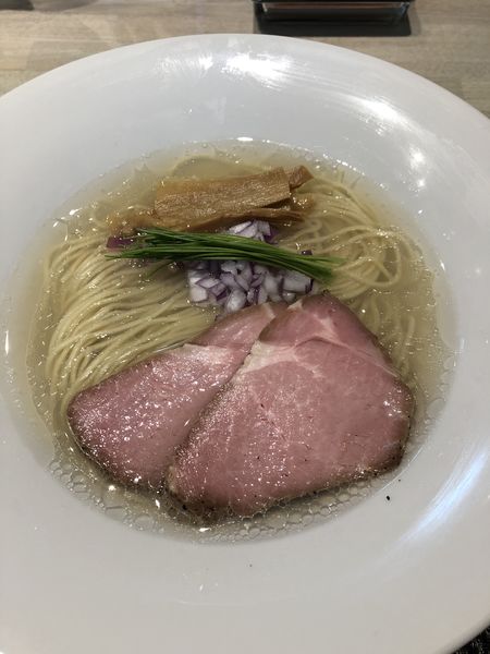 「宍道湖しじみ中華蕎麦(塩)850円」@宍道湖しじみ中華蕎麦 琥珀 東京本店の写真