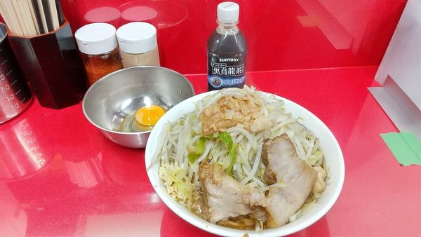 「小らーめん（700円）＋生卵（50円）」@ラーメン二郎 越谷店の写真