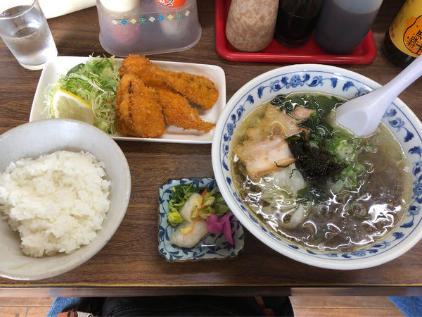 「カジメらーめんと半フライセット + ライス」@さすけ食堂の写真