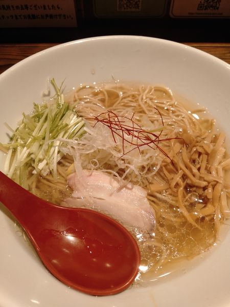 「塩らーめん」@麺屋 翔 西新宿本店の写真