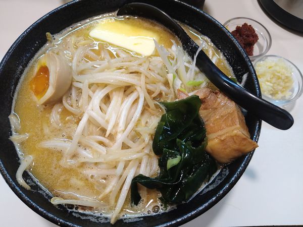 「司みそらーめん さっぱり バター 中盛」@らーめん 司の写真