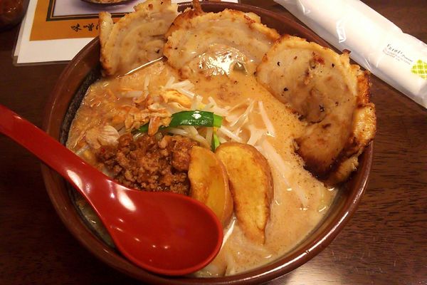 「北海道味噌炙りチャーシュー麺(1,199円)大盛(110円)」@麺場 田所商店 白井店の写真