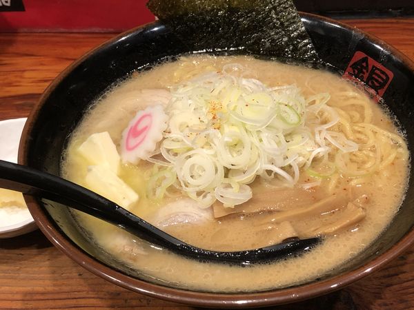 「にんにくバターらーめん(純みそ)910円」@熟成らーめん 銀のくらの写真