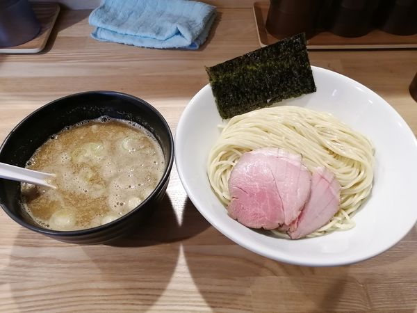 「【土日限定】　濃厚煮干しとんこつつけそば　750円」@自家製麺 伊藤 神田店の写真