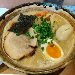 「極」しょうゆ(中盛り)＋味玉＋ごはん＋野菜(ナムル)