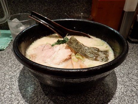 「とんこつ塩ラーメン」@麺ロード 青葉台店の写真