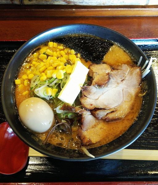 「味噌らぁめん(中) 850円＋トッピングDX 350円」@すすきのらぁめん 膳の写真