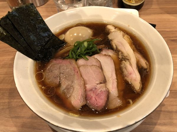 「特製醤油+瓶ビール」@麺処 ほん田 秋葉原本店の写真