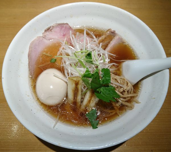 「味玉醤油らぁ麺」@らぁ麺 吉井 勝どき店の写真