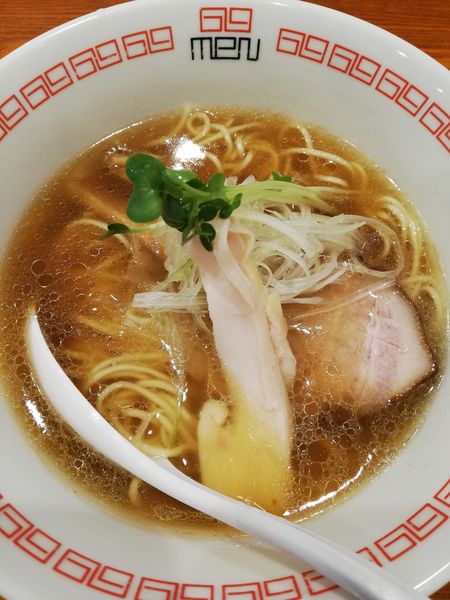 「鶏醤油らぁ麺」@noodle kitchen 六九麺の写真