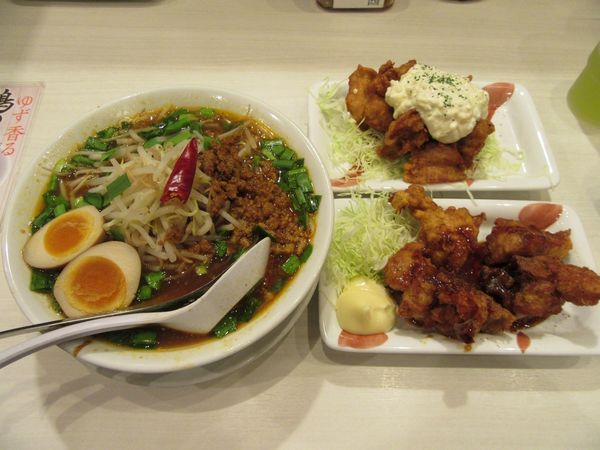「台湾ラーメン（８５８円）＋半熟煮玉子＋よりどりセット」@丸源ラーメン 土浦店の写真