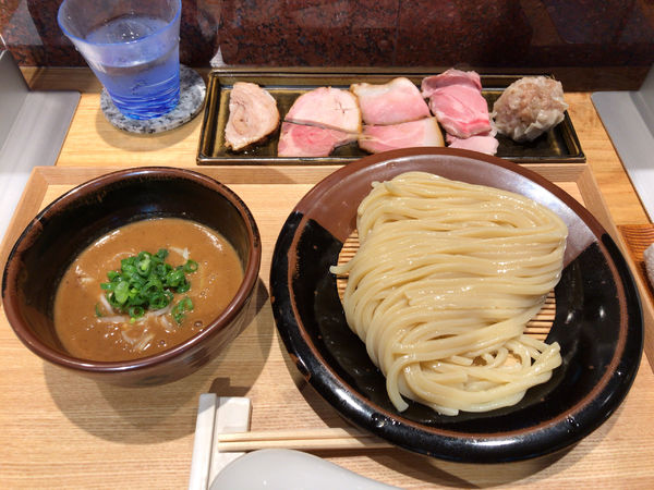 「つけめん並　特選全部乗せ」@中華蕎麦 とみ田の写真