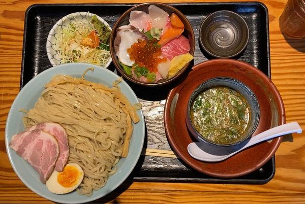 「濃厚魚介つけ麺ランチスペシャル大」@割鮮 うを亀 本店の写真