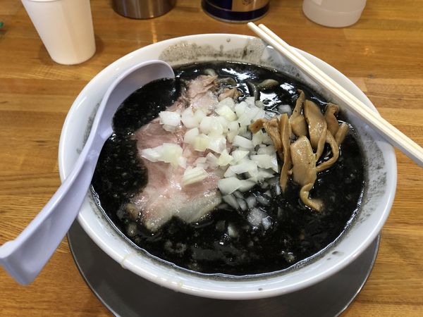 「【限定】特製竹炭味噌+大油　910円」@中華そば136の写真