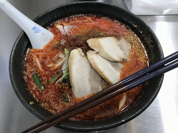 「灼熱の坦々麺（上級）900円」@三陽楼の写真