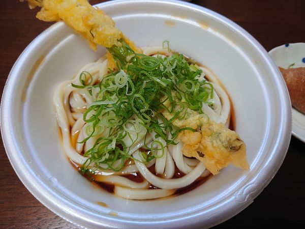 「【テイクアウト】ぶっかけ(並)いなり寿司＋天ぷら各種」@丸亀製麺 新座店の写真