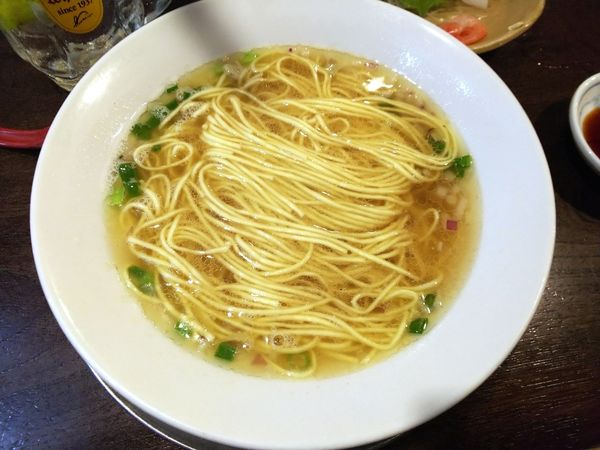 「紅ズワイ蟹出汁塩かけそば　800円」@立ち呑み居酒屋 金町製麺の写真