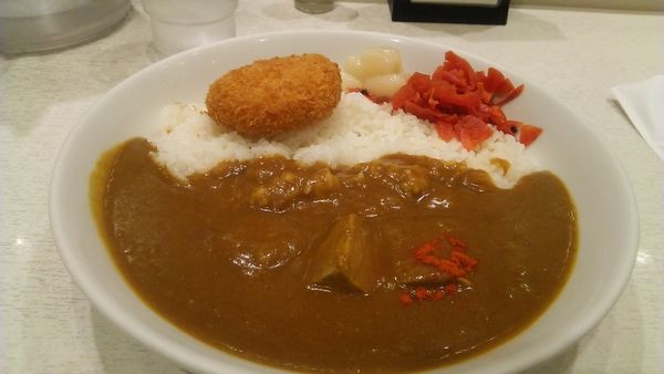 「ビーフカレー 770円+カニクリームコロッケ 170円」@カレーハウスリオ 相鉄ジョイナス店の写真