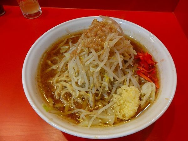 「ラーメン豚2枚770円野菜少し増しにんにく増しあぶら少な目」@麺屋 桐龍の写真