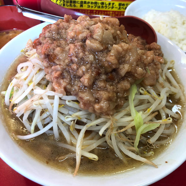 「ミニラーメン（豆腐ハーフ）750円　生卵50円ライス100円」@立川マシマシ 足利総本店の写真