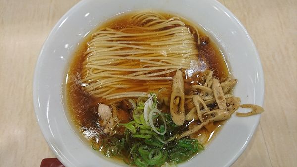 「稲庭中華そば 醤油」@食堂 七彩の写真