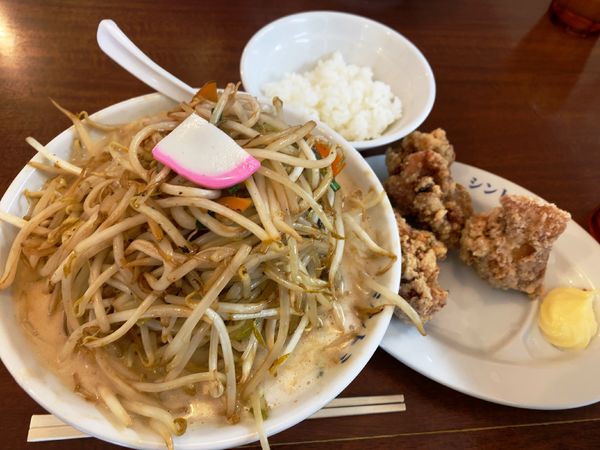 「濃厚タンメン（野菜増し）＋唐揚げセット」@極濃湯麺シントミの写真