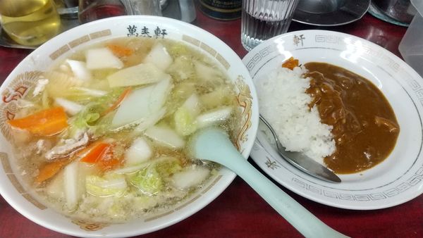 「五目そば半カレー800円」@萬来軒の写真