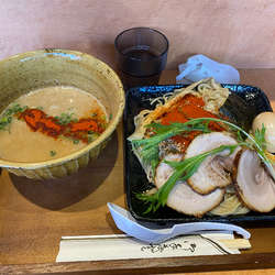 「極」つけ麺　中盛　サービス味玉