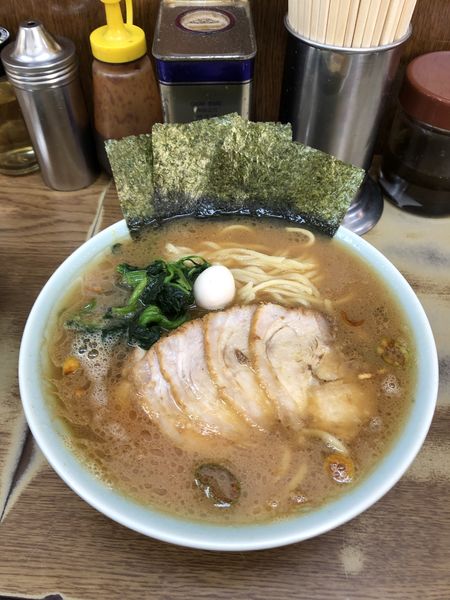 「チャーシューメン中　大ライス」@ラーメン壱六家 磯子本店の写真