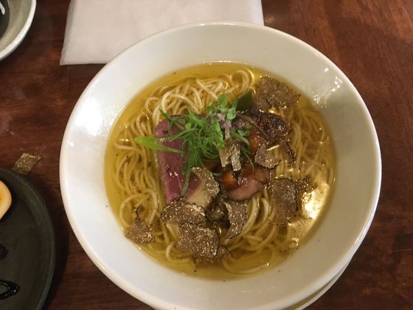 「【限定】鴨のコンソメラーメン 2000円」@海老丸らーめんの写真
