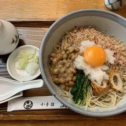 納豆そば930+大盛110＝1040円