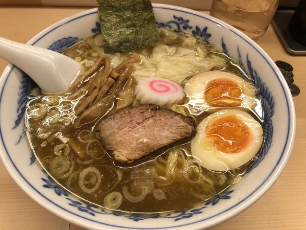 「わんたんめん煮玉子入り」@いつみ屋の写真