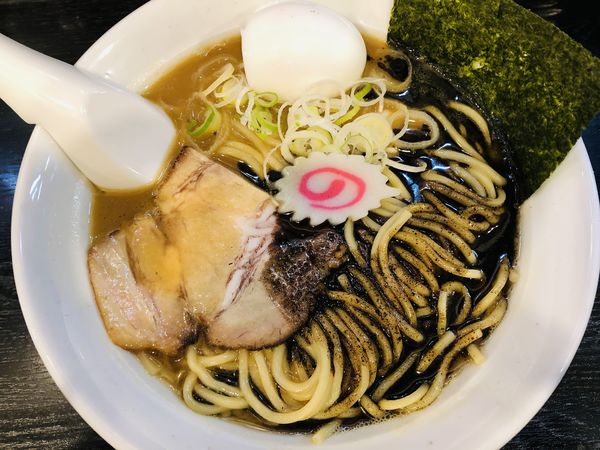 「黒ラーメン」@大勝軒まるいち 赤羽店の写真