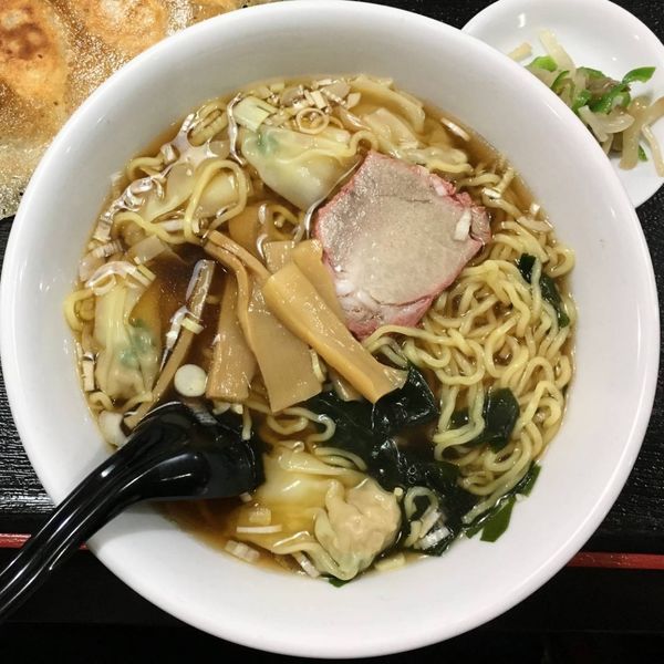 「ワンタン麺¥600+焼き餃子¥300」@中国家庭料理 你好 大森駅前店の写真