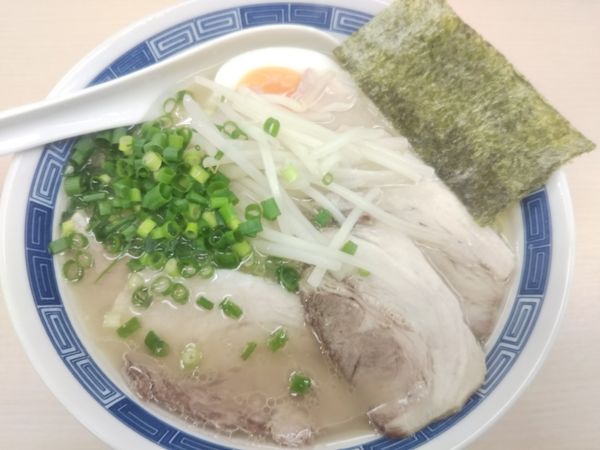 「塩とんこつチャーシュー麺」@八作の写真